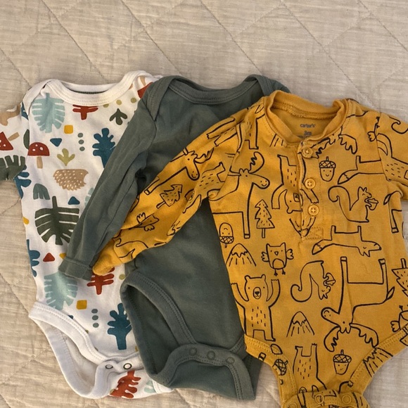 Lot of 0-3 month bodysuits/pants - Picture 8 of 8